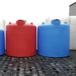 Емкость TRN 6000л КАС с откидной крышкой красная