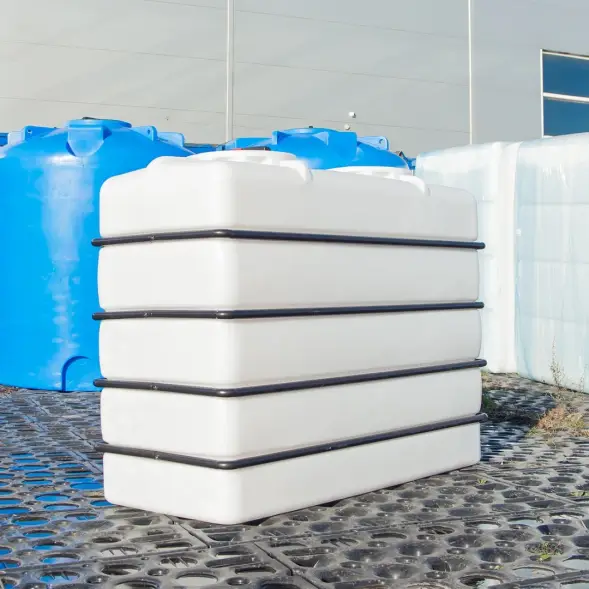 Емкость K 3000л под плотность до 1.2 г/см3 белая с откидной крышкой в обрешетке