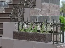 Вазон «Консервативный» Большой (1,5х0,5х0,7 м)