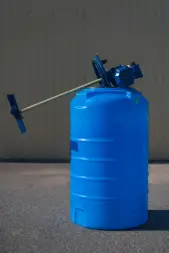 Емкость T 500 синий с лопастной мешалкой